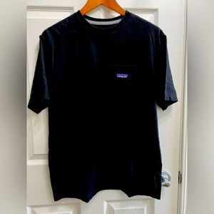 Patagonia Men's Pocket T-Shirt Logo Men’s Size Medium Black Responsibili-Tee